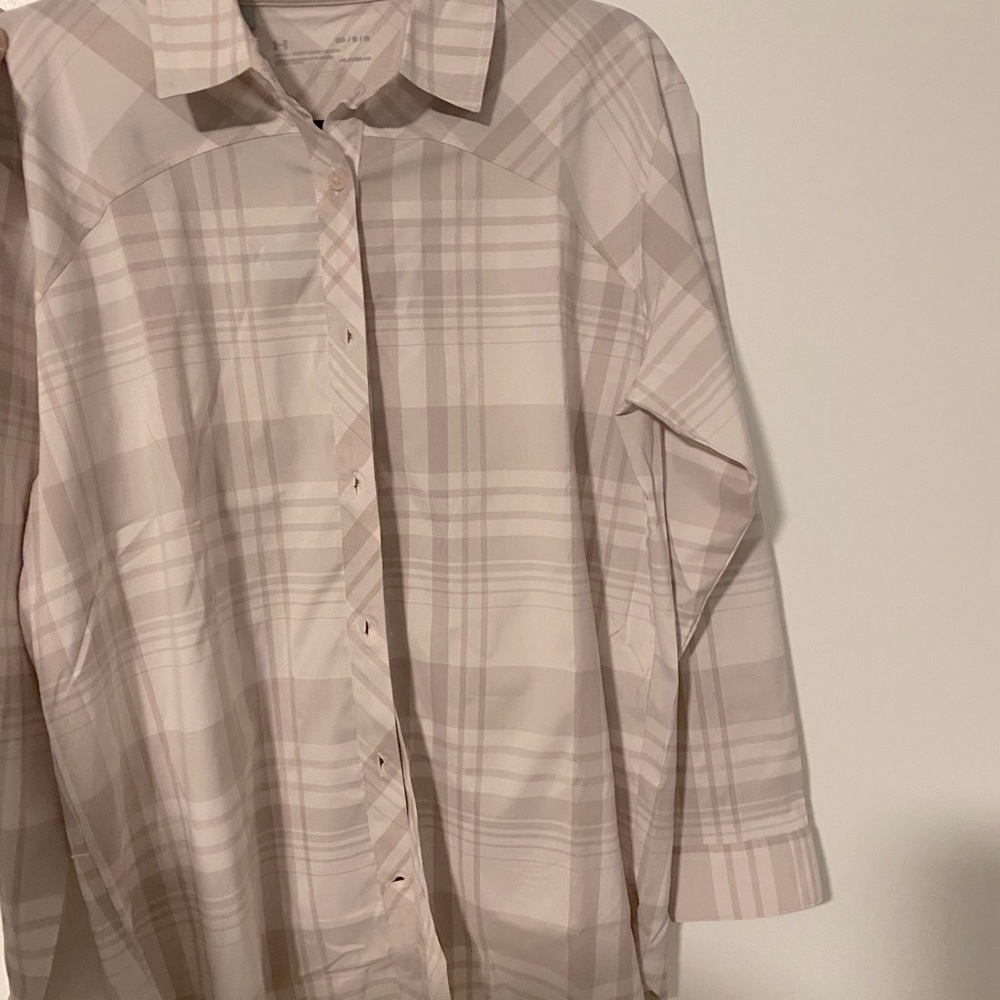 Underarmour M, button up